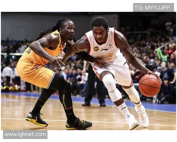 杭州篮球队在精英赛中以68分稳居积分榜首位,展现强劲实力 杭州篮球队在精英赛中以68分稳居积分榜首位,展现强劲实力