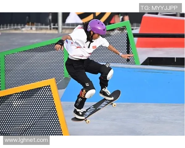 武汉滑板队的奋斗与荣耀:一段激情四溢的滑板纪实之旅 武汉滑板队的奋斗与荣耀:一段激情四溢的滑板纪实之旅