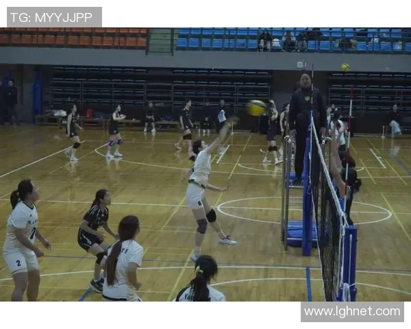 深圳排球队的团队协作之道:如何在排球赛场上实现默契与胜利 深圳排球队的团队协作之道:如何在排球赛场上实现默契与胜利