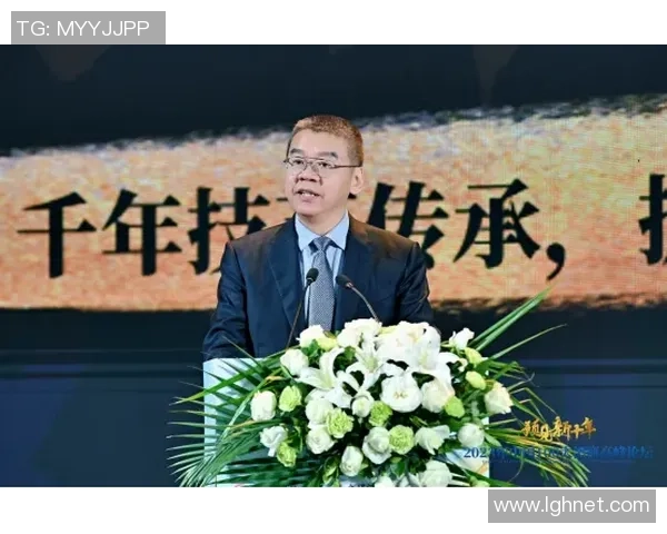 滑板与人生的交响曲:杨伟的深度对话与成长之路 滑板与人生的交响曲:杨伟的深度对话与成长之路